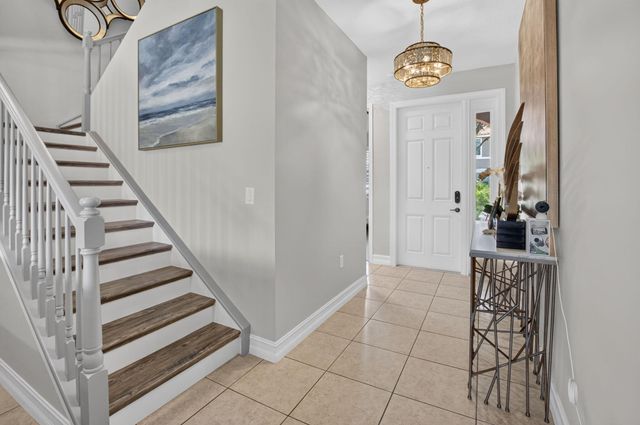 8059 Cactus Quartz Circle, Delray Beach, FL 33446