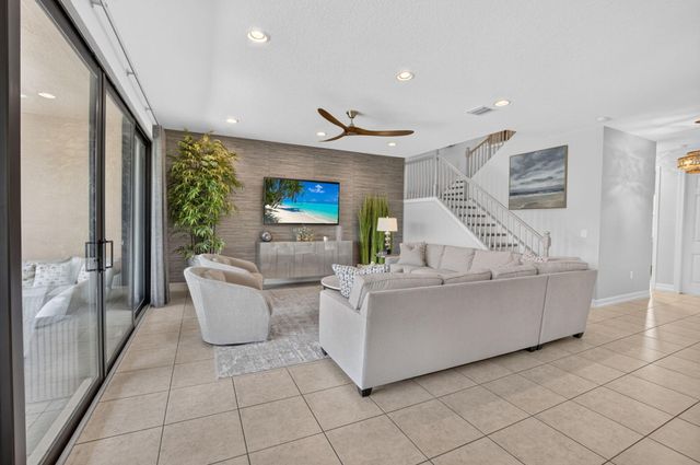 8059 Cactus Quartz Circle, Delray Beach, FL 33446