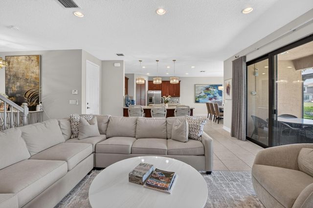 8059 Cactus Quartz Circle, Delray Beach, FL 33446