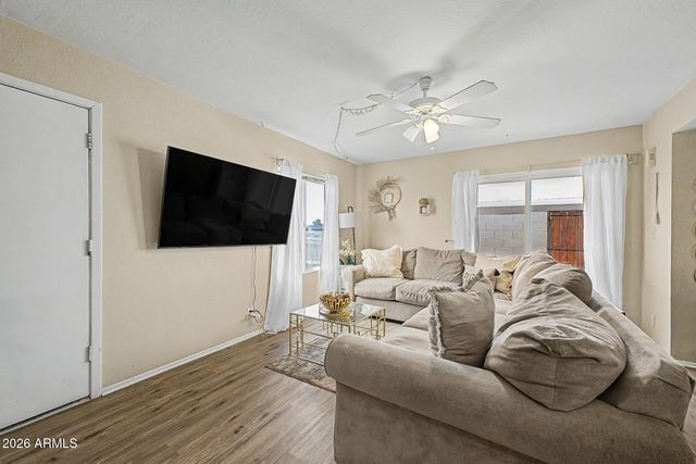 7775 W GLENN Drive, Glendale, AZ 85303