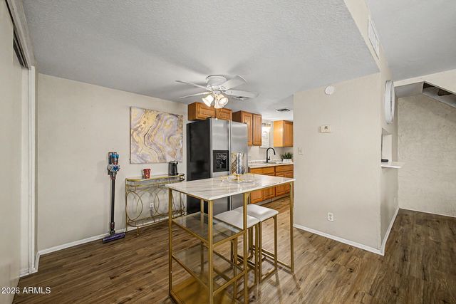 7775 W GLENN Drive, Glendale, AZ 85303