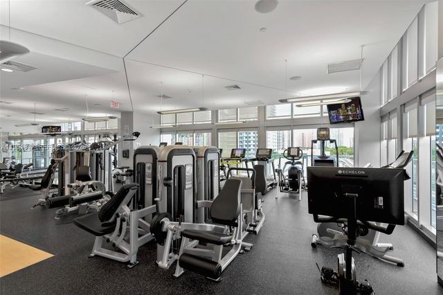 1111 SW 1st Ave 3422-N, Miami, FL 33130