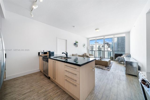 1111 SW 1st Ave 3422-N, Miami, FL 33130