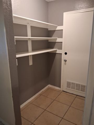 625 Linda Court, Joshua, TX 76058