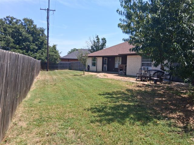 625 Linda Court, Joshua, TX 76058