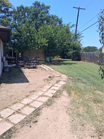 625 Linda Court, Joshua, TX 76058
