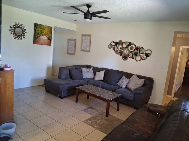 625 Linda Court, Joshua, TX 76058