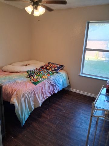 625 Linda Court, Joshua, TX 76058