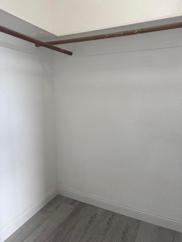 389 S Cornell Street, Porterville, CA 93257