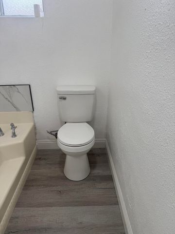 389 S Cornell Street, Porterville, CA 93257