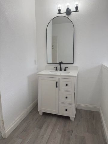 389 S Cornell Street, Porterville, CA 93257