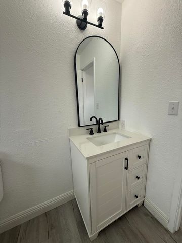 389 S Cornell Street, Porterville, CA 93257