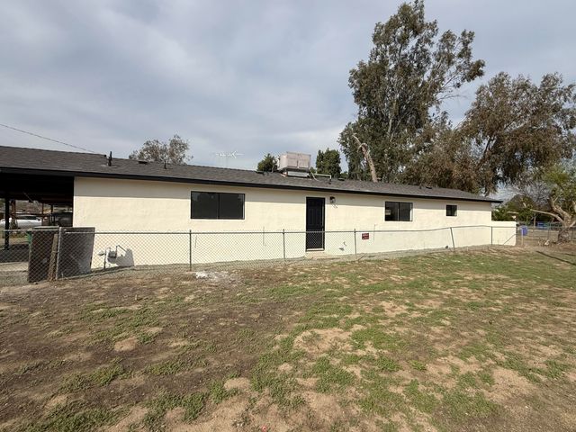 389 S Cornell Street, Porterville, CA 93257