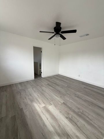 389 S Cornell Street, Porterville, CA 93257