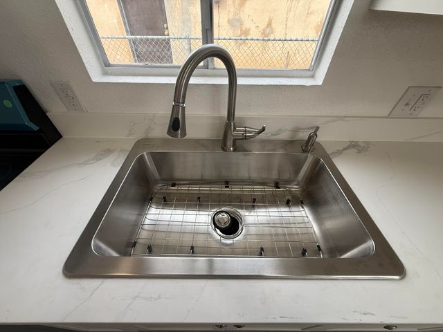 389 S Cornell Street, Porterville, CA 93257