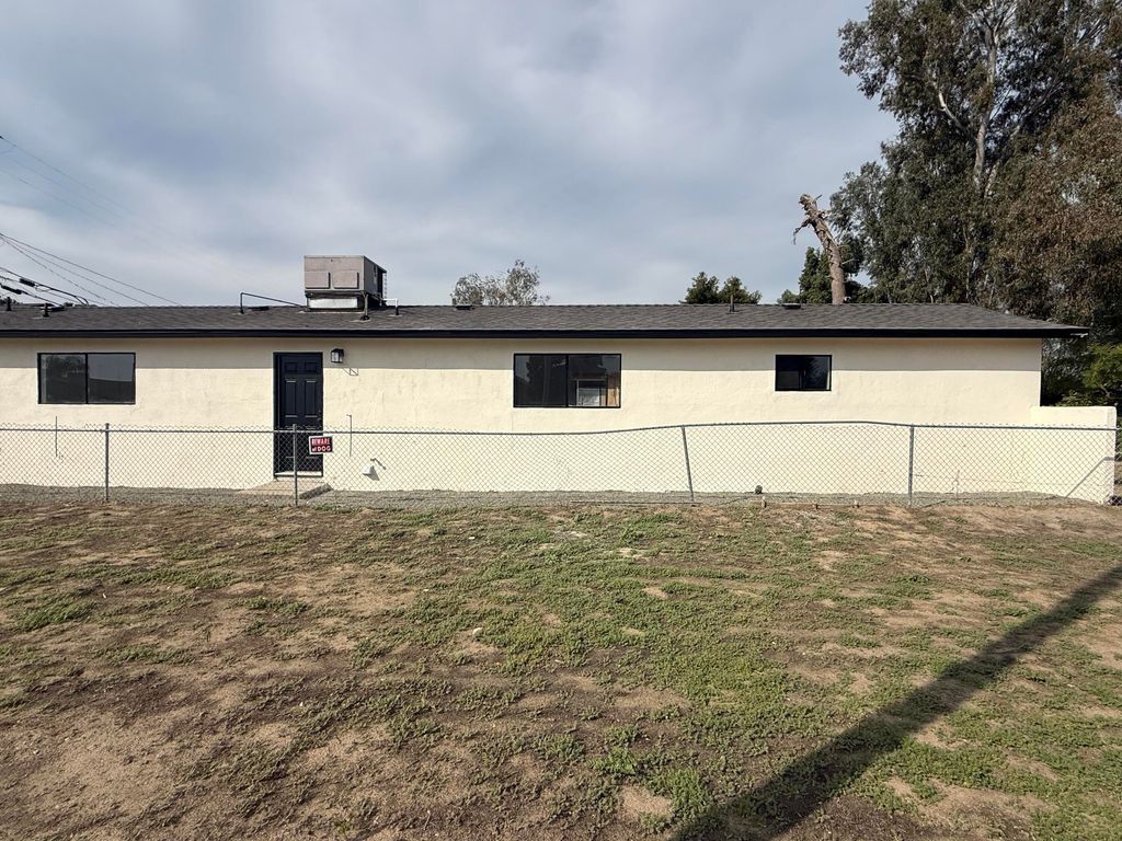 389 S Cornell Street, Porterville, CA 93257