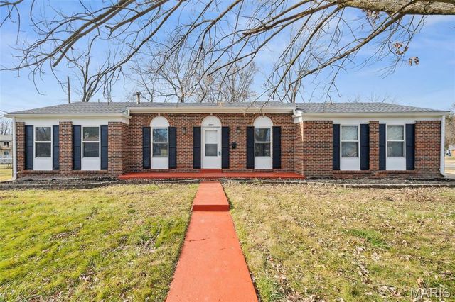 2365 Thunderbird Avenue, Florissant, MO 63033