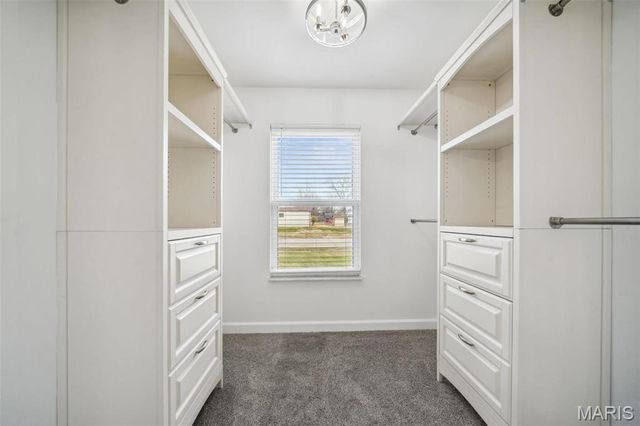 2365 Thunderbird Avenue, Florissant, MO 63033
