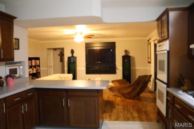 2365 Thunderbird Avenue, Florissant, MO 63033