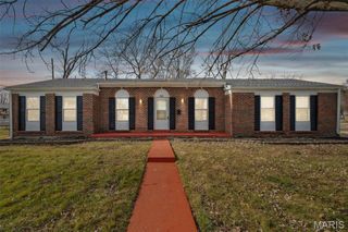 2365 Thunderbird Avenue, Florissant, MO 63033