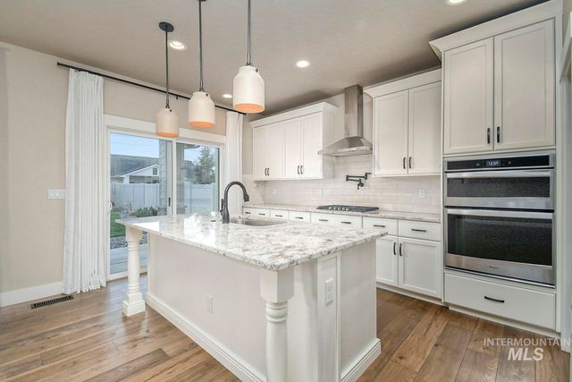 5771 W Daphne Dr, Meridian, ID 83646