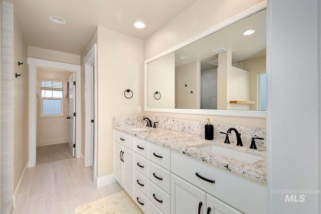 5771 W Daphne Dr, Meridian, ID 83646