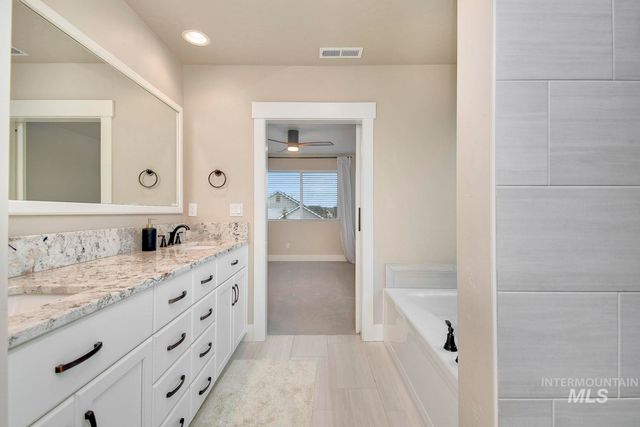 5771 W Daphne Dr, Meridian, ID 83646