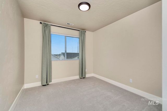 5771 W Daphne Dr, Meridian, ID 83646