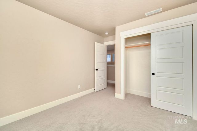 5771 W Daphne Dr, Meridian, ID 83646