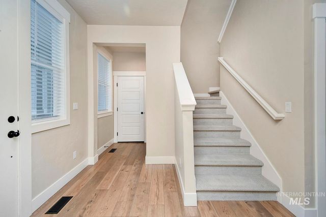 5771 W Daphne Dr, Meridian, ID 83646