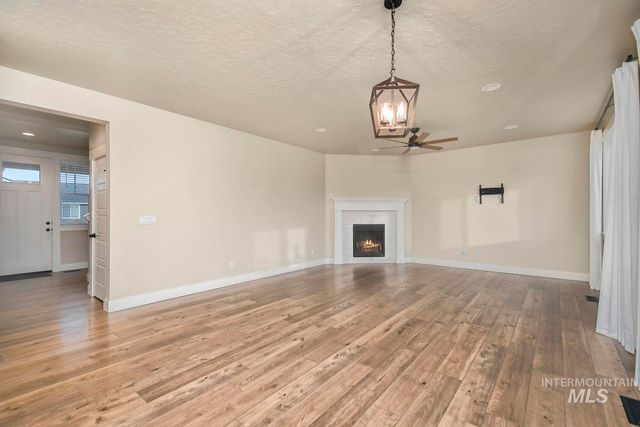 5771 W Daphne Dr, Meridian, ID 83646