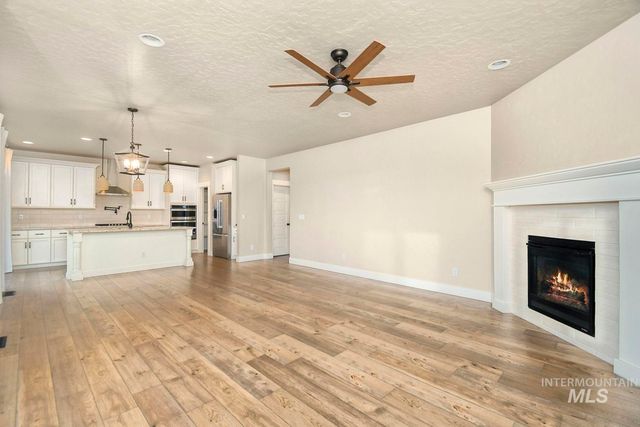 5771 W Daphne Dr, Meridian, ID 83646