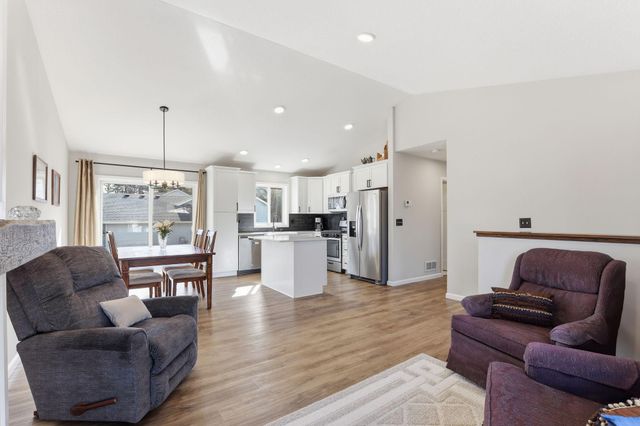 25921 24th Street W, Zimmerman, MN 55398