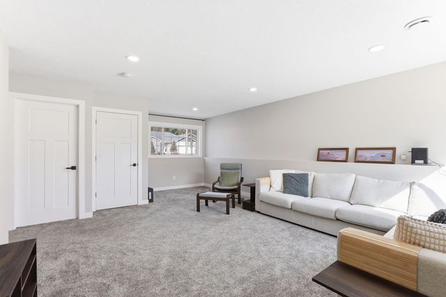 25921 24th Street W, Zimmerman, MN 55398