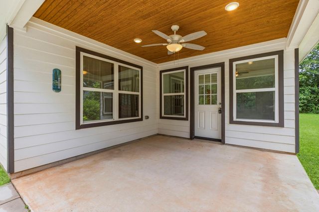 20878 White Oak Lane, Montgomery, TX 77316