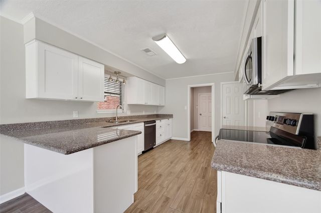 3705 Winter Haven Drive, Baytown, TX 77521