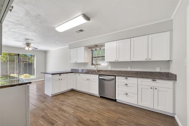 3705 Winter Haven Drive, Baytown, TX 77521