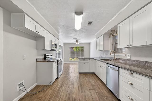 3705 Winter Haven Drive, Baytown, TX 77521