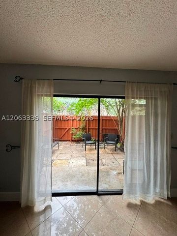 10005 SW 77th Ct, Miami, FL 33156