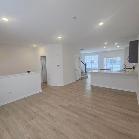 233 Settlers Place, West Dundee, IL 60118