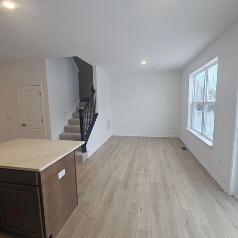 233 Settlers Place, West Dundee, IL 60118