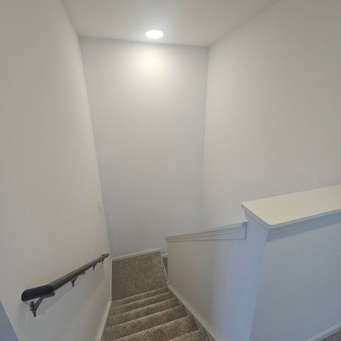 233 Settlers Place, West Dundee, IL 60118