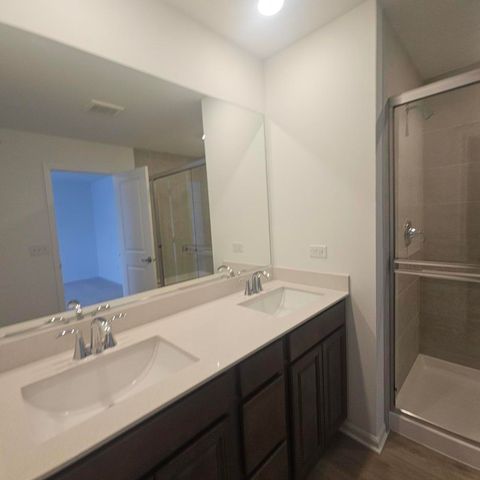 233 Settlers Place, West Dundee, IL 60118