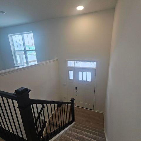 233 Settlers Place, West Dundee, IL 60118