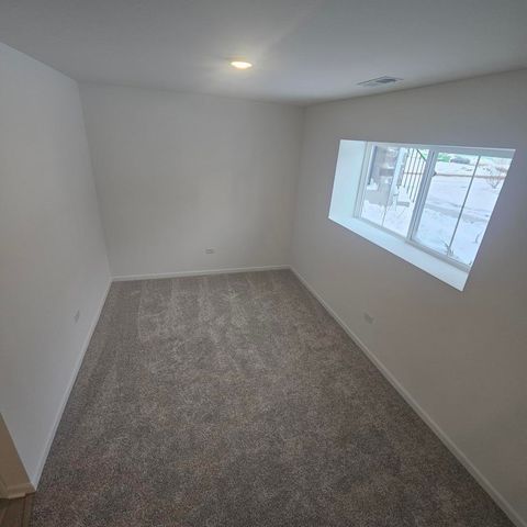 233 Settlers Place, West Dundee, IL 60118