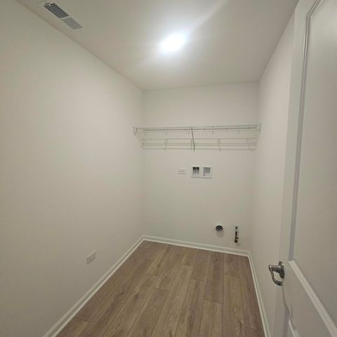 233 Settlers Place, West Dundee, IL 60118