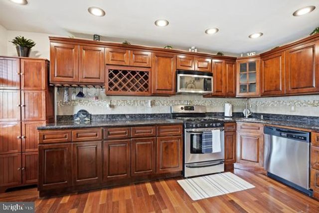 1118 TREMONT DR, Glenolden, PA 19036