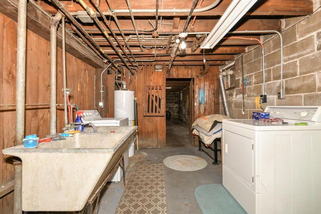 1816 S 59th STREET, West Allis, WI 53214