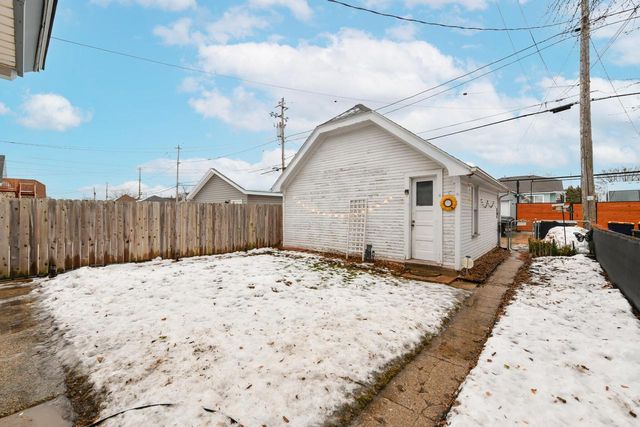 1816 S 59th STREET, West Allis, WI 53214