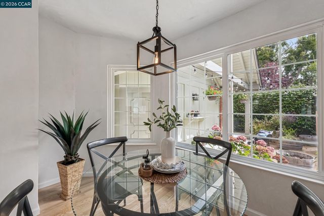 137 Brighton Rd, Alameda, CA 94502
